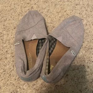 Womens Toms size 8